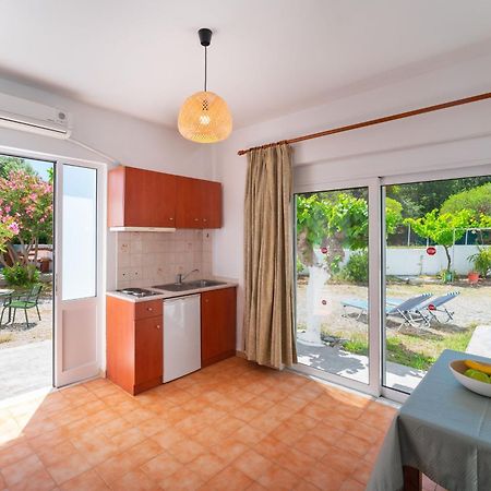 Tselios Apartments & Studios Кіотарі Номер фото